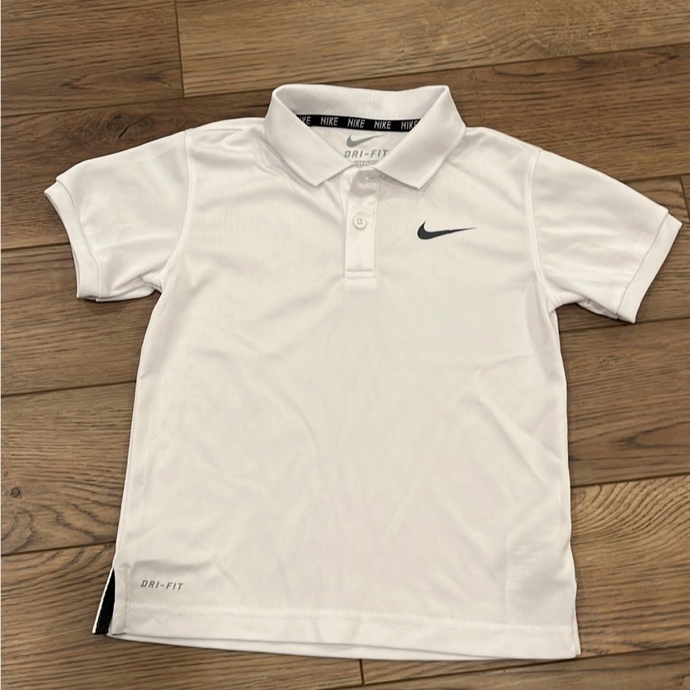 Boys size 5 Nike whi Dri-fit polo